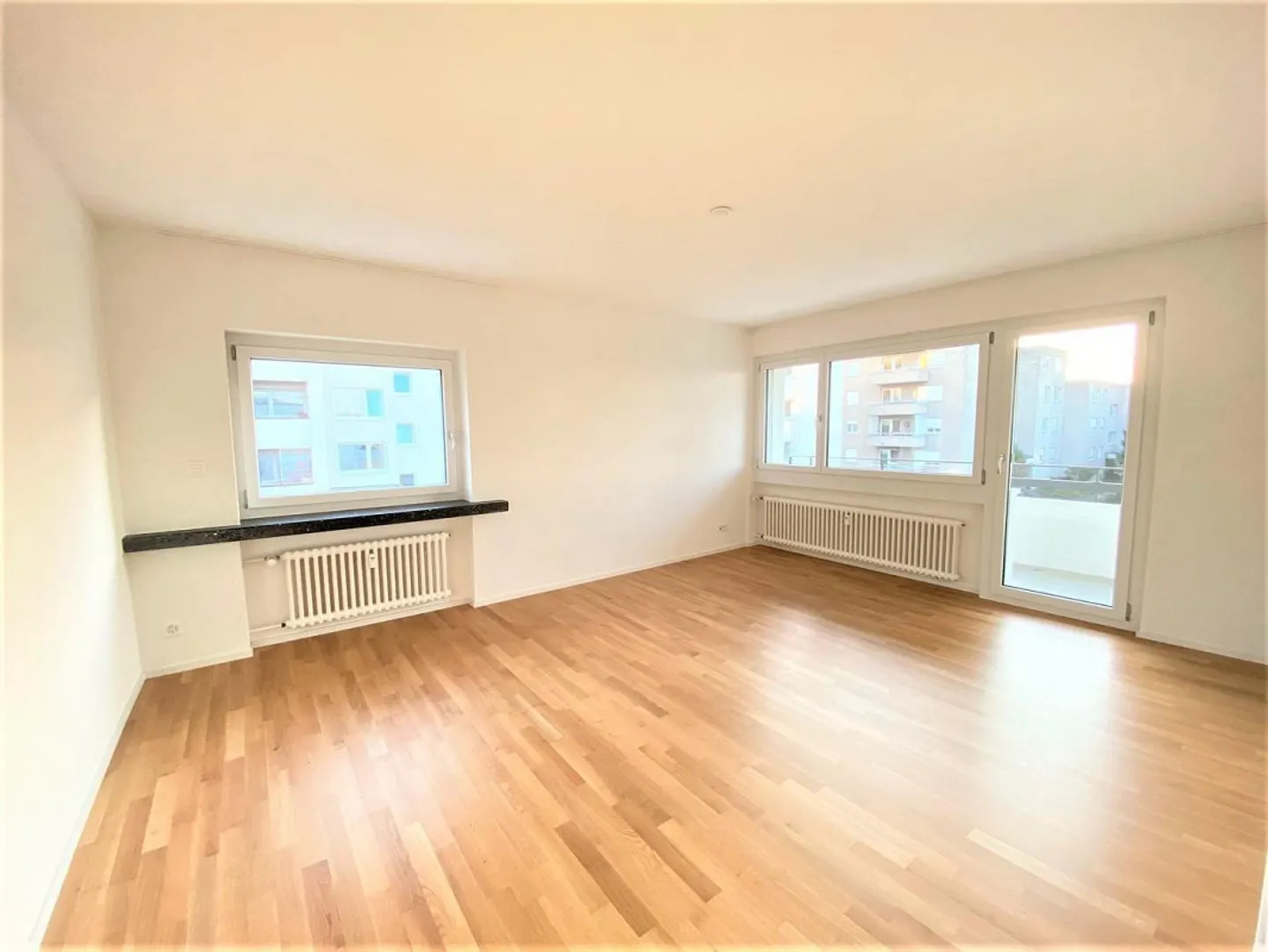 Renovated 3.5-room apartment with balcony - Photo 2 of 10