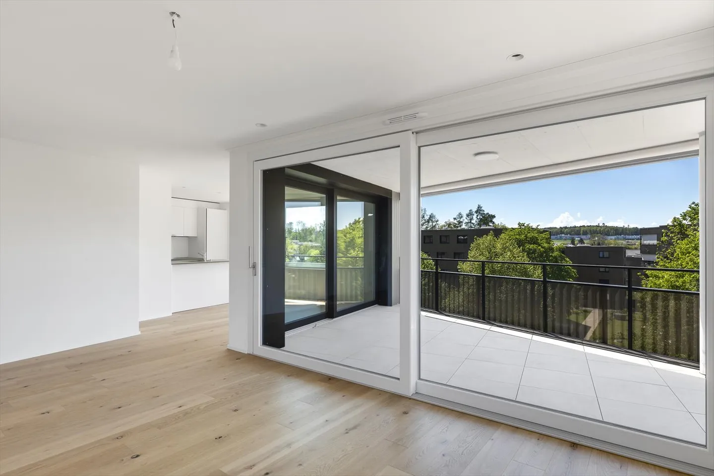 Beautiful bright 4.5-room apartment on the top floor in Matran - Photo 2 of 8