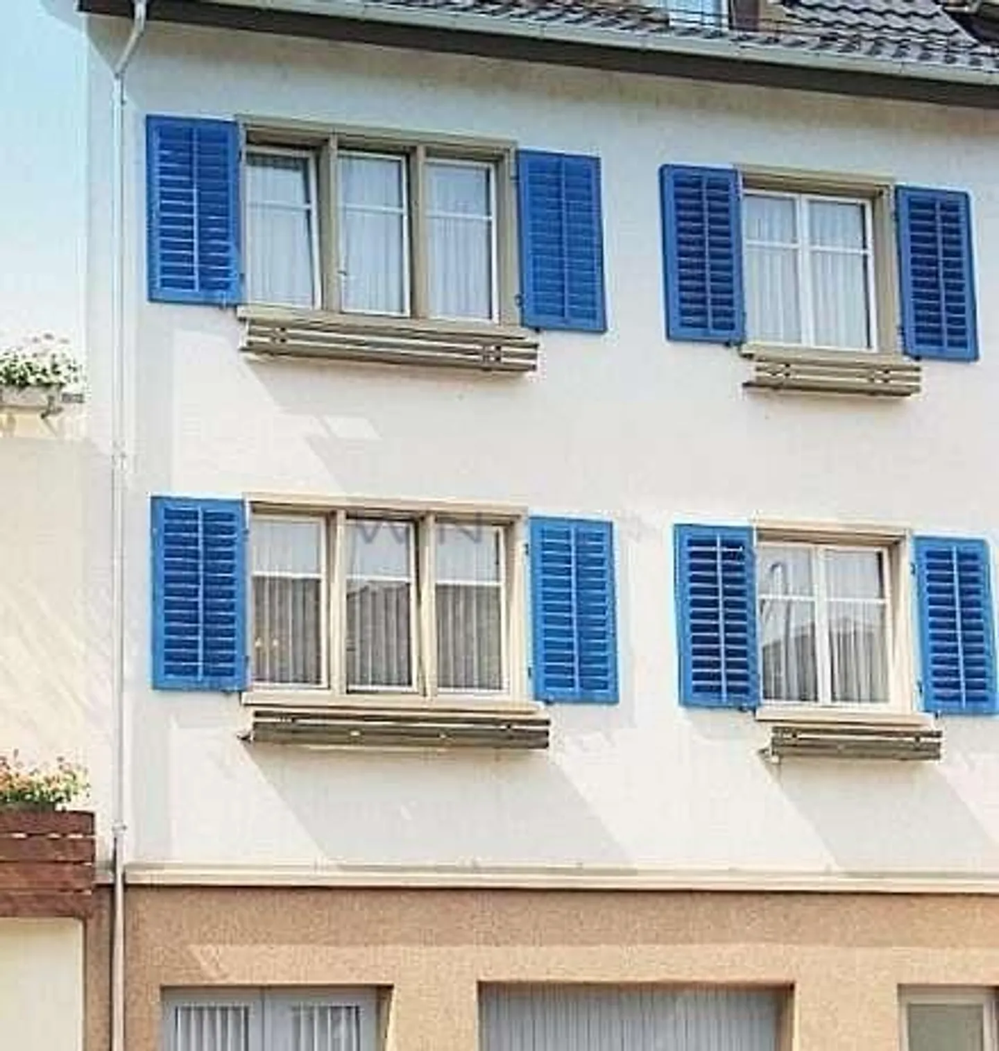 8 Zi-Wohnhaus mit Garage & Garten - Foto 1 von 13