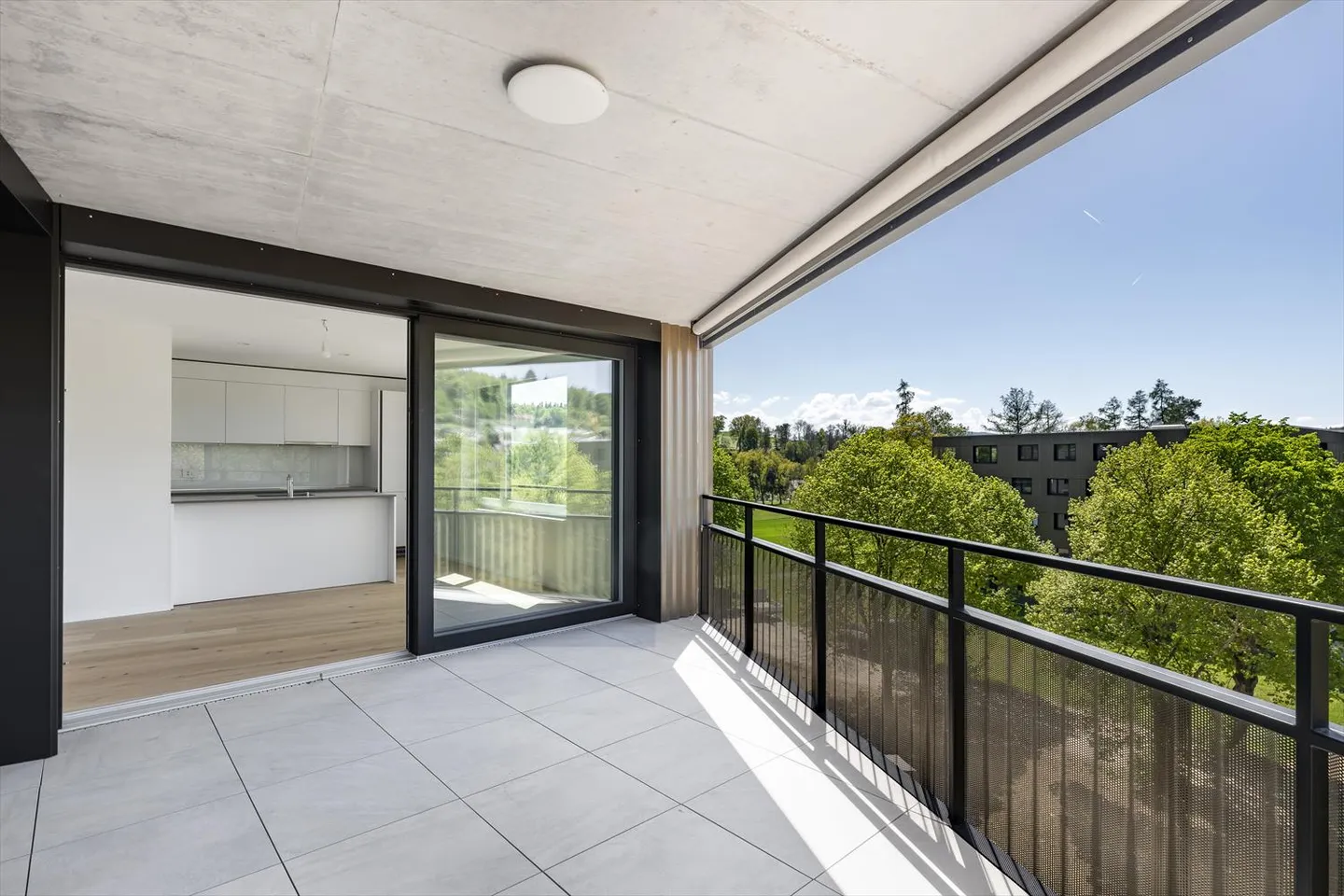 Beautiful bright 4.5-room apartment on the top floor in Matran - Photo 4 of 8