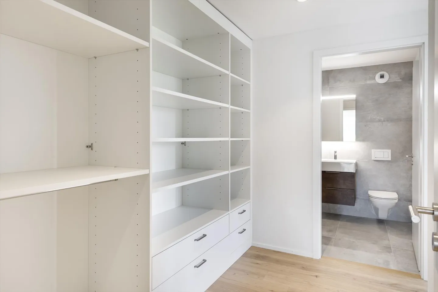 Beautiful bright 4.5-room apartment on the top floor in Matran - Photo 7 of 8