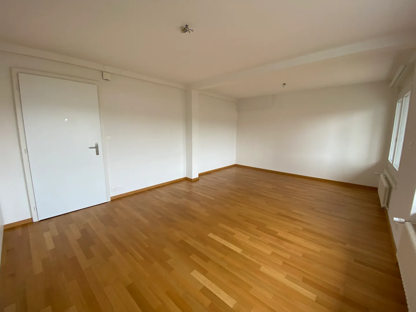 Appartamento completamente ristrutturato a almeno 15 minuti dal centro città - Foto 2 di 8