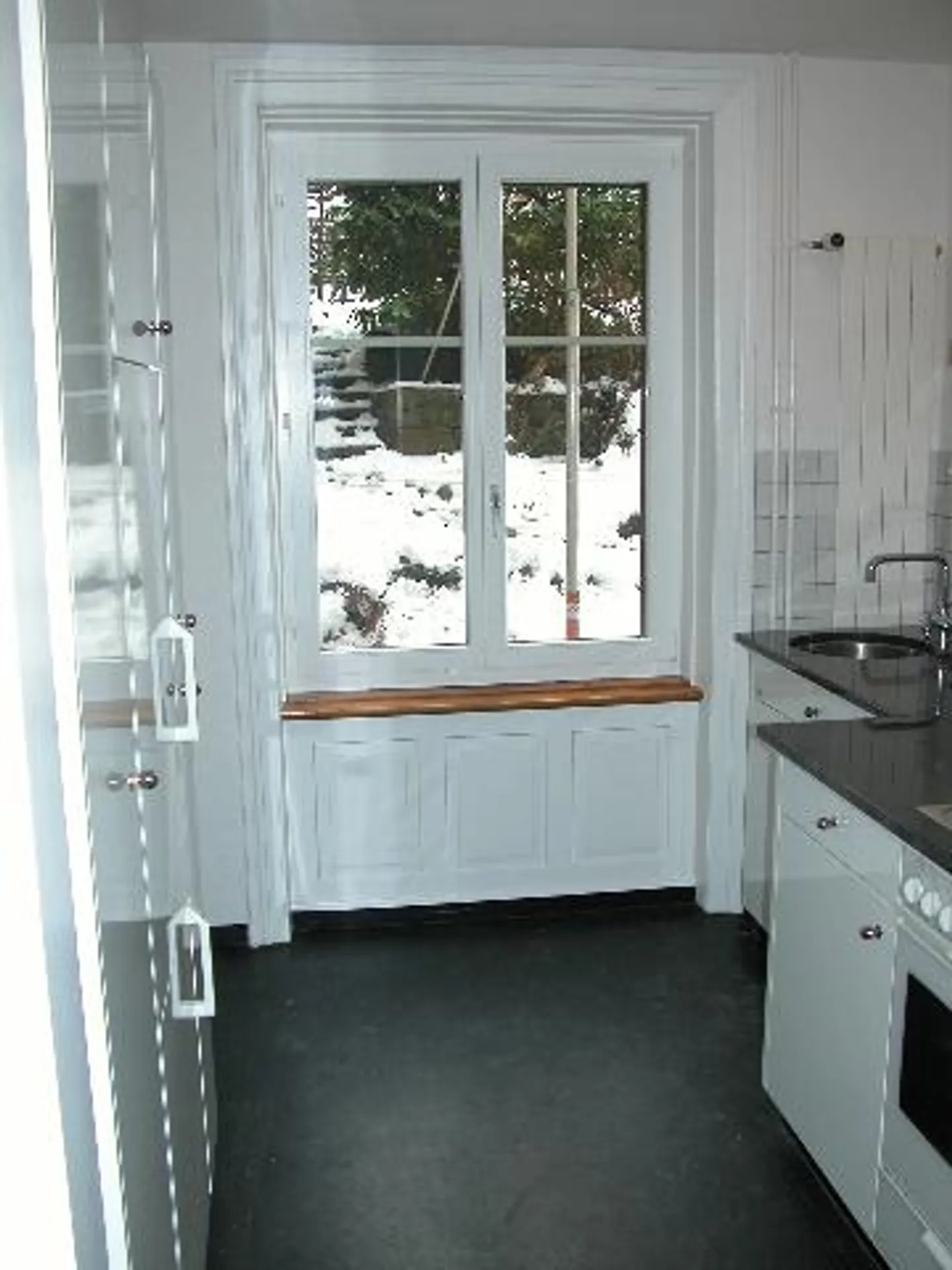 Gently renovated 4-room old building apartment in the center - Photo 7 of 8