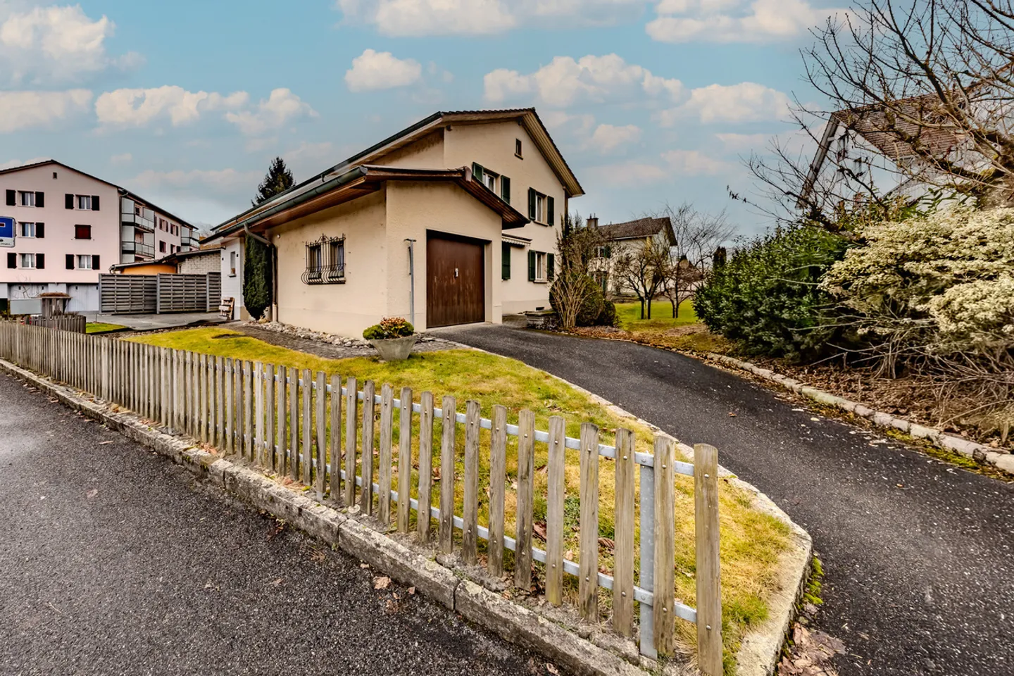 Charming Home with Beautiful Garden - Photo 3 of 8