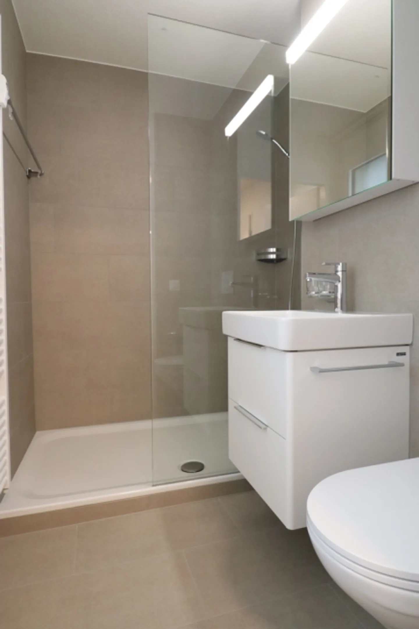 Belle appartement de 3,5 pièces avec balcon au cœur d'Emmenbrücke - Photo 4 sur 8