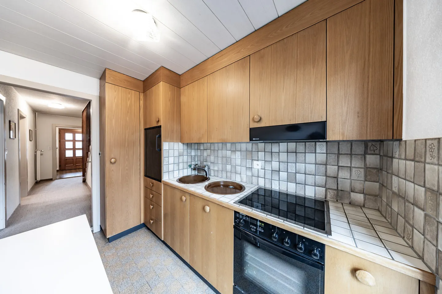 Charming Home with Beautiful Garden - Photo 5 of 8