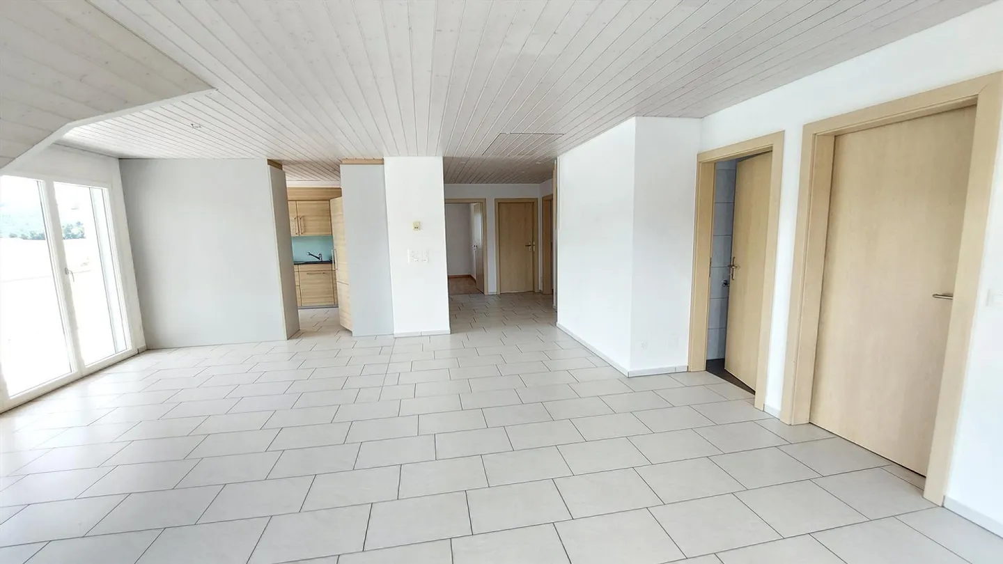 Geräumige 4.5 Zimmer Wohnung - Foto 2 von 19