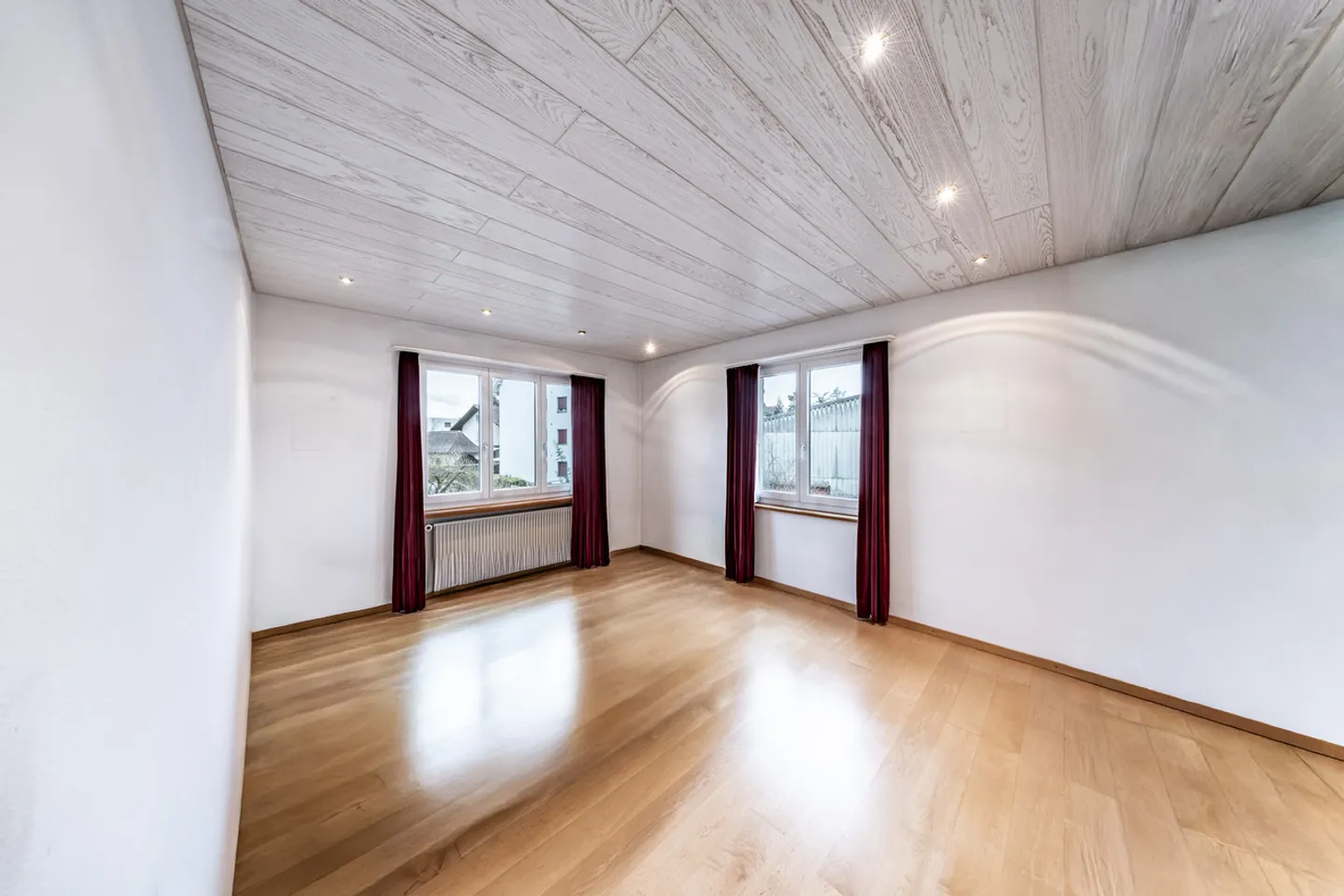 Charming Home with Beautiful Garden - Photo 6 of 8