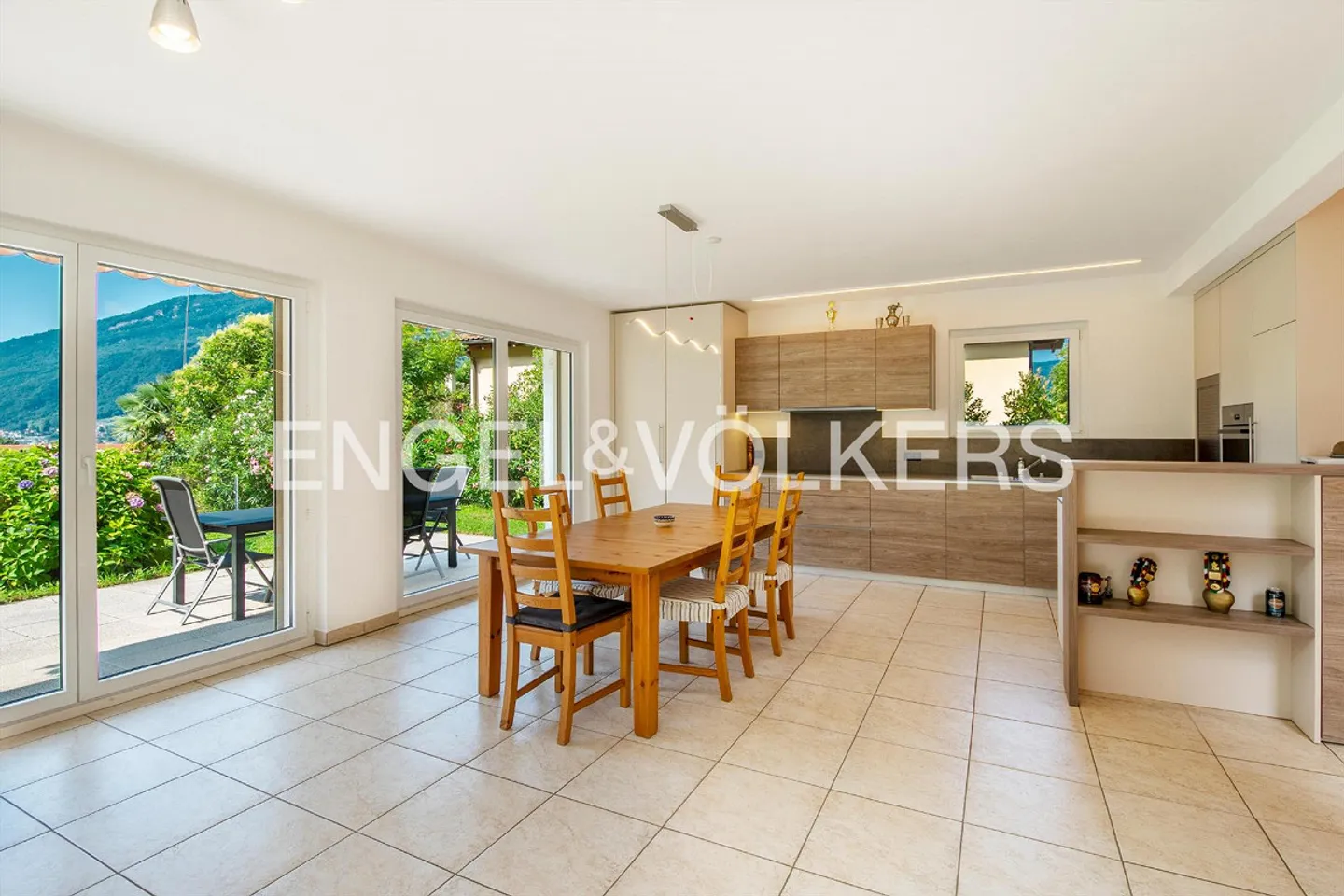 Bellissima casa unifamiliare con 5,5 stanze - Foto 3 di 13