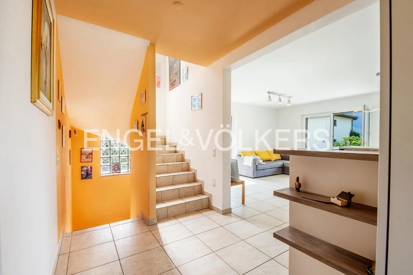 Bellissima casa unifamiliare con 5,5 stanze - Foto 4 di 13