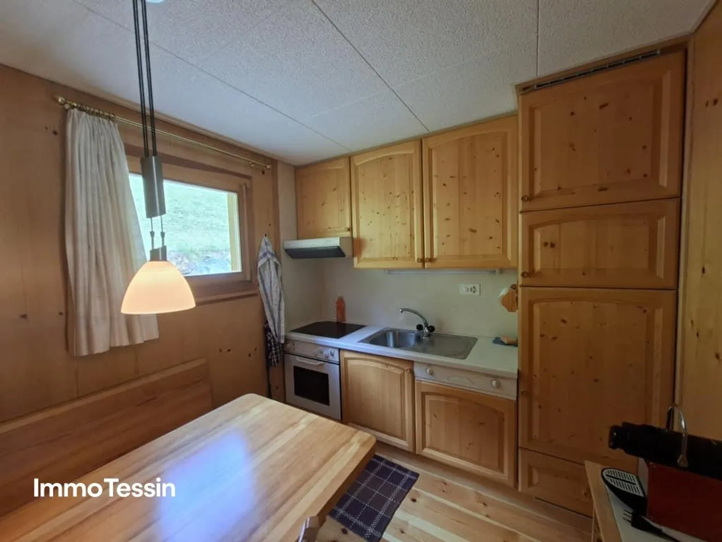 DEUXIÈME MAISON : Magnifique chalet avec un travail du bois raffiné et un appartement d'invité... - Photo 8 sur 13