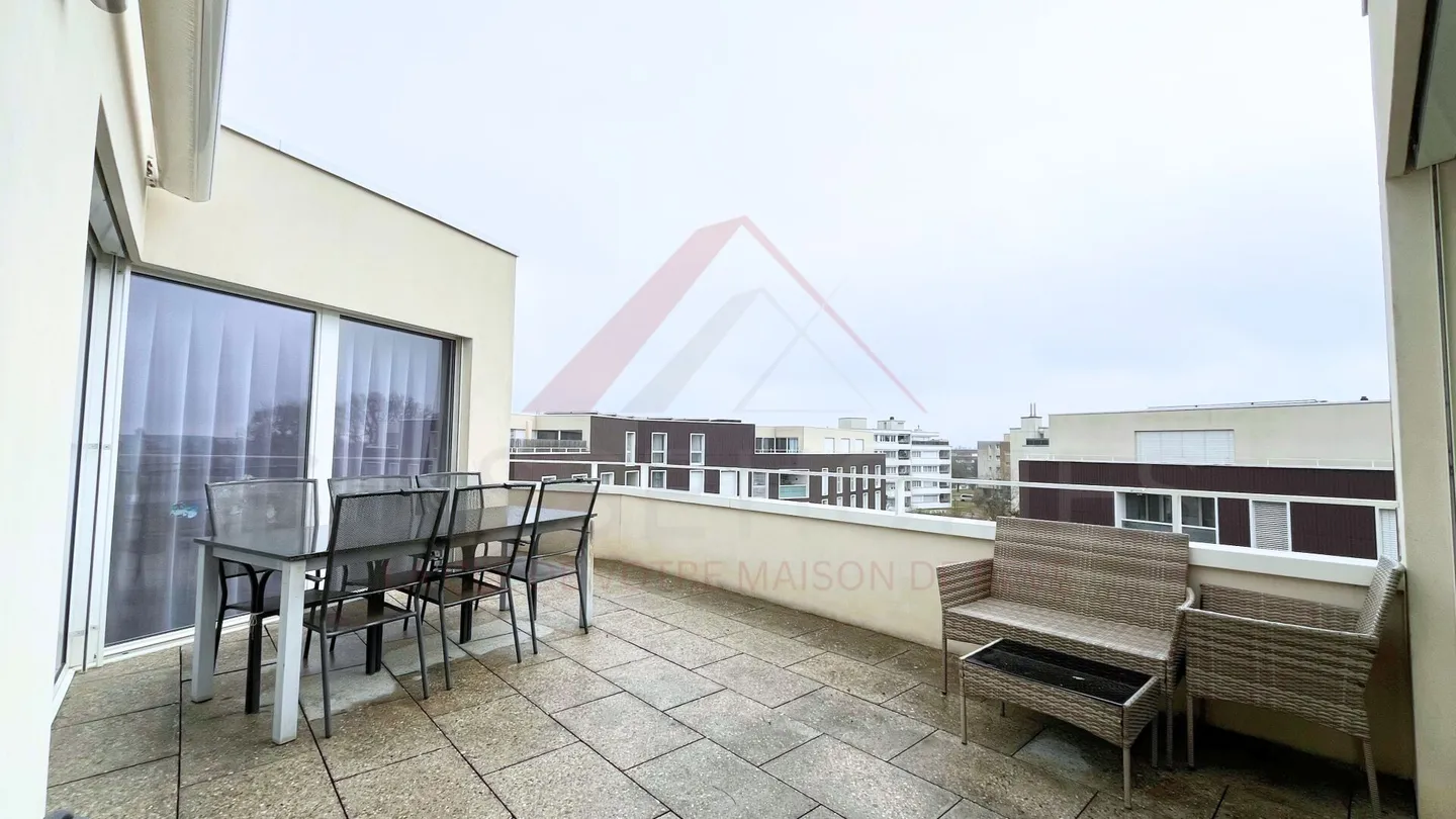 Penthouse d'exception 4,5 pièces avec grande terrasse - Vue dégagée, calme absolu et emplacement idéal - Photo 5 sur 17
