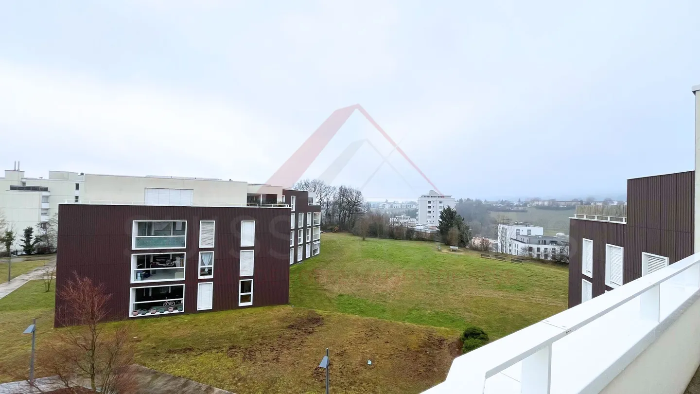 Penthouse d'exception 4,5 pièces avec grande terrasse - Vue dégagée, calme absolu et emplacement idéal - Photo 6 sur 17