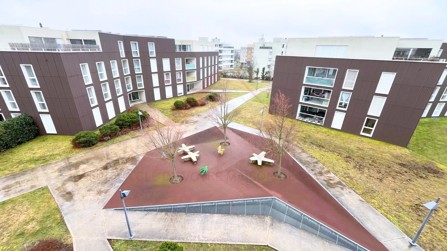 Penthouse d'exception 4,5 pièces avec grande terrasse - Vue dégagée, calme absolu et emplacement idéal - Photo 7 sur 17