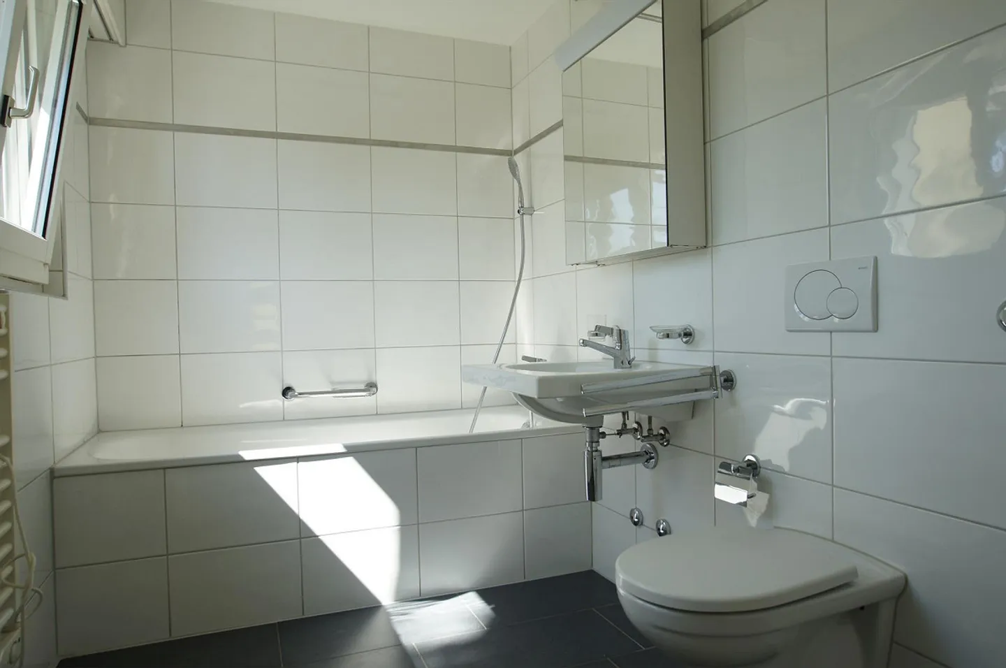 Spacious 4.5-room apartment for rent in Cham - Photo 6 of 8