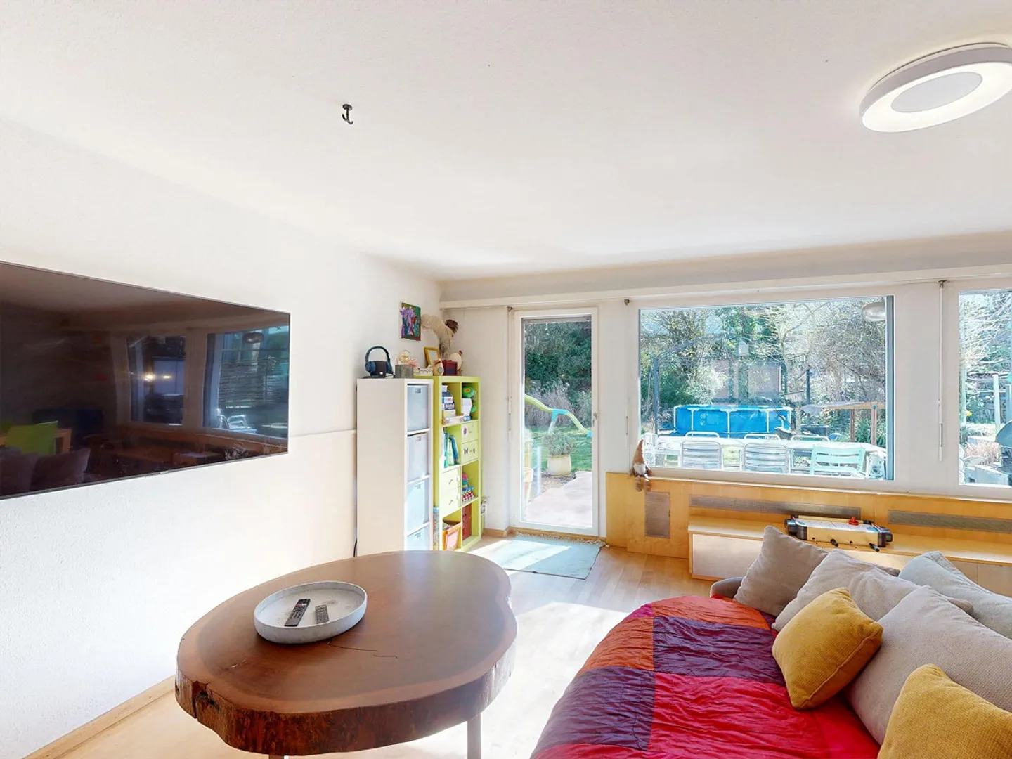 Maison individuelle de 6 pièces dans un emplacement central - Photo 2 sur 17