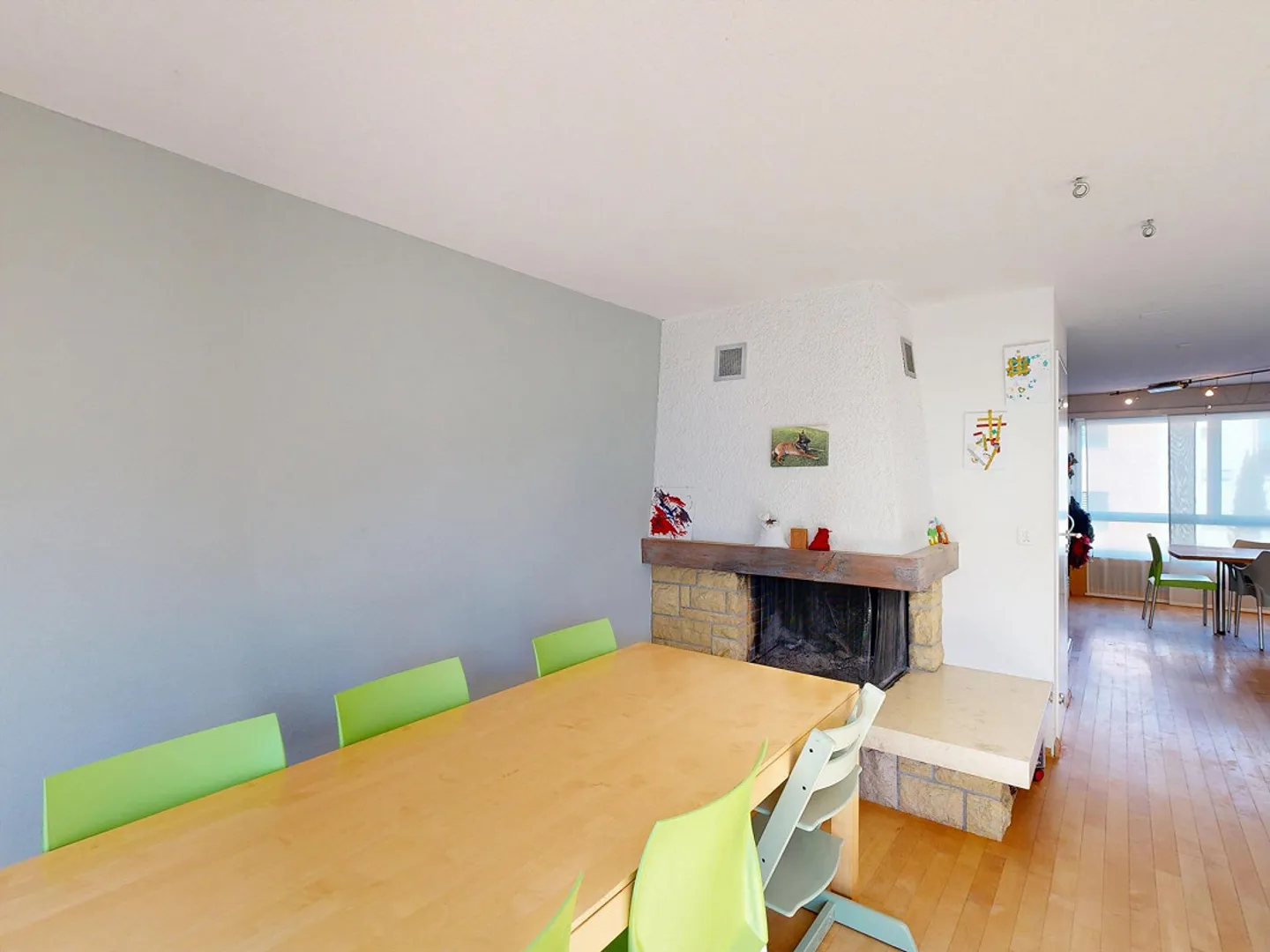 Maison individuelle de 6 pièces dans un emplacement central - Photo 3 sur 17