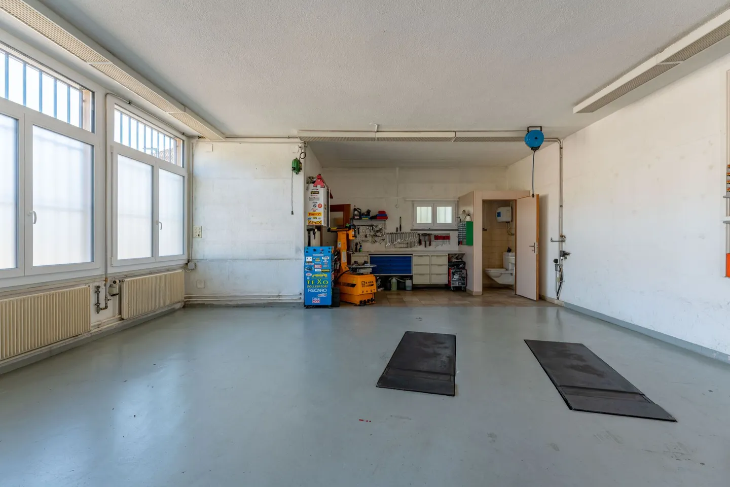 Ehemaliges Postgebäude mit Einfamilienhaus & Gewerbe - zentrumsnah in Itingen - Foto 9 von 12