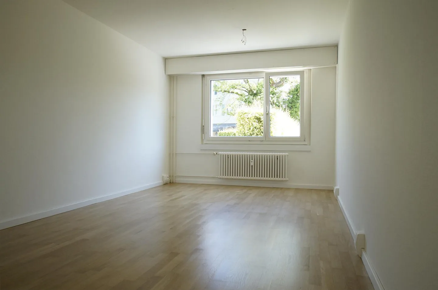 Spacious 4.5-room apartment for rent in Cham - Photo 3 of 8