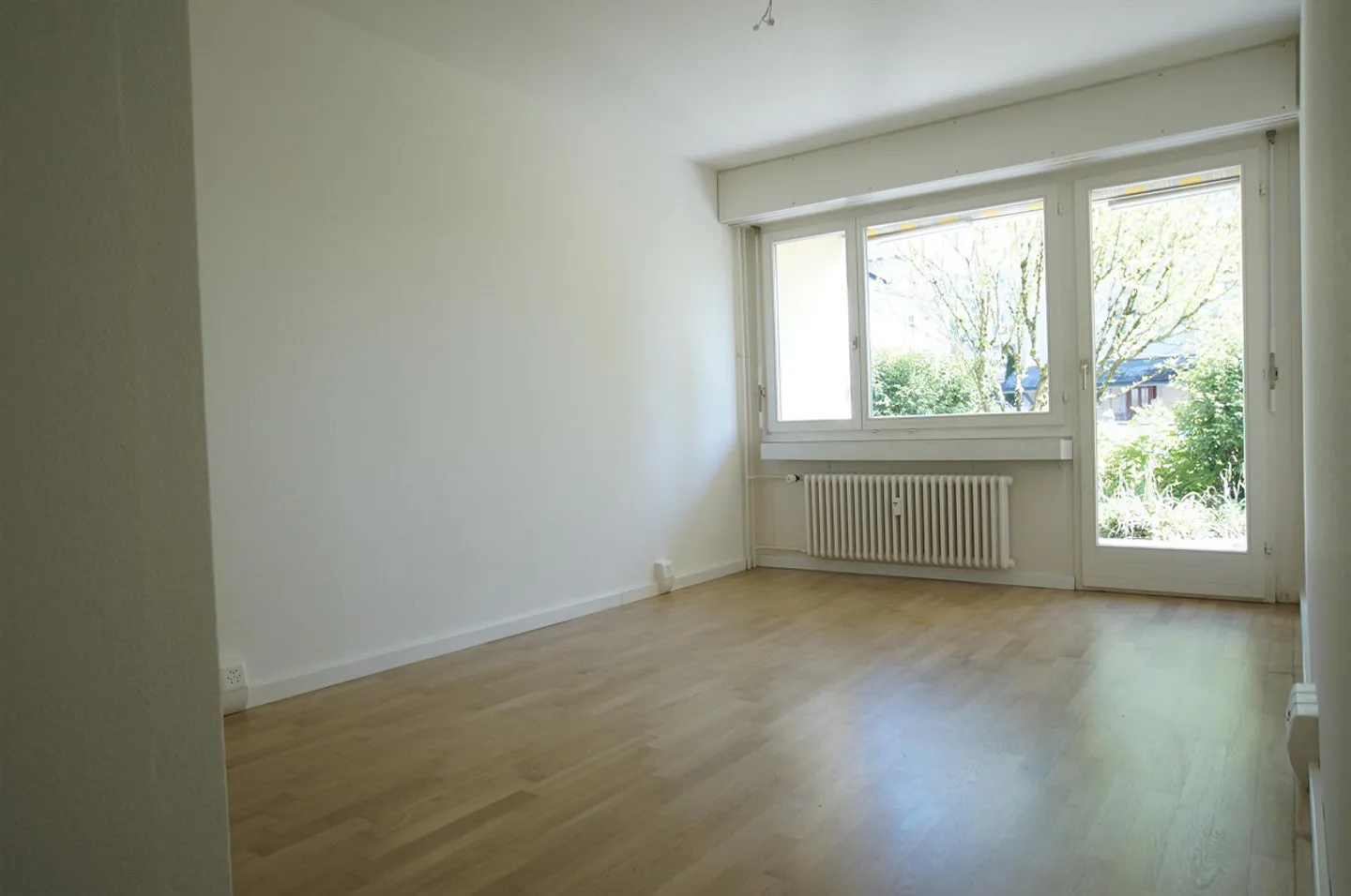 Spacious 4.5-room apartment for rent in Cham - Photo 4 of 8
