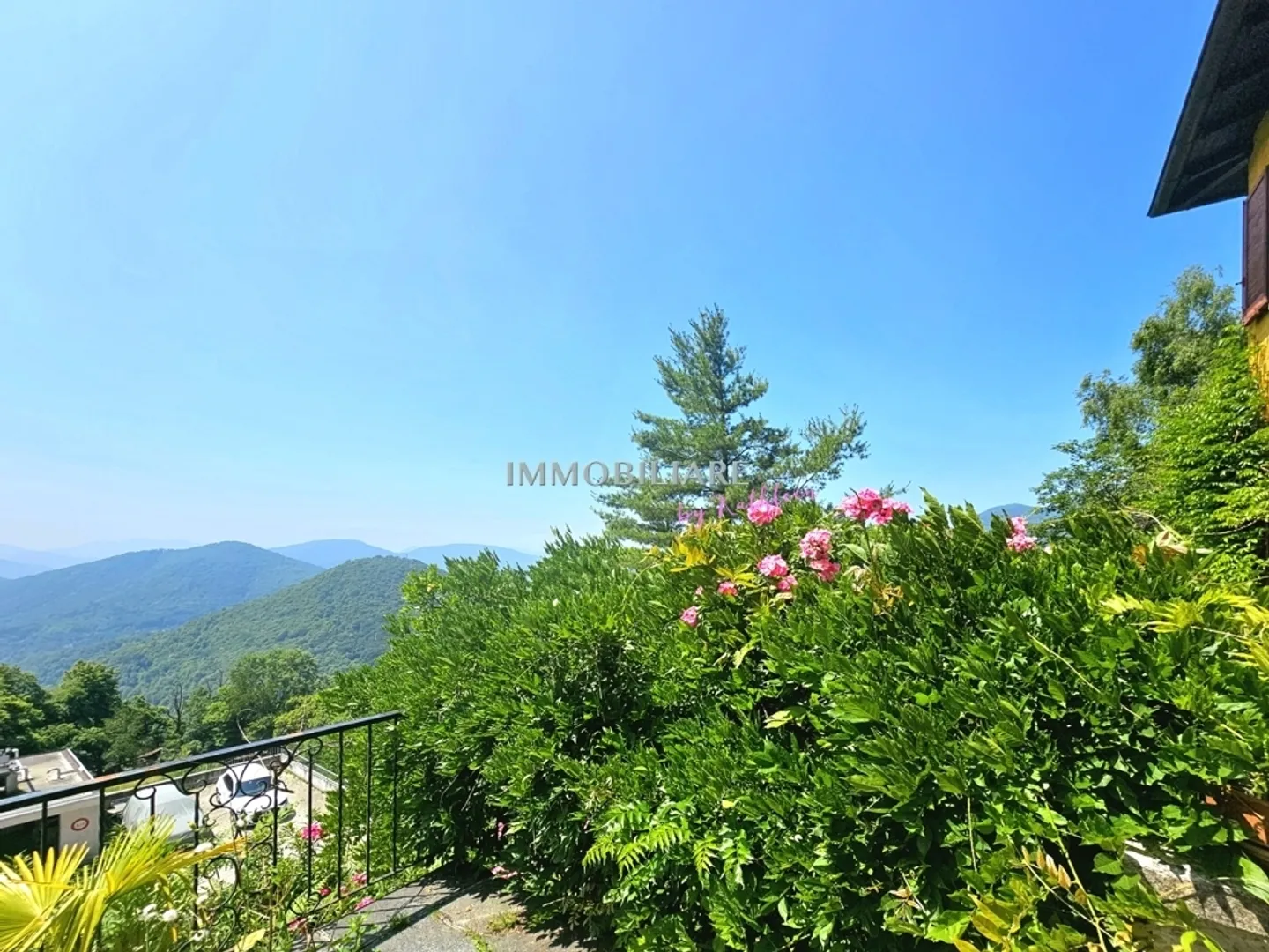 Living in Nature, 2,300 m² Buildable Land, Panoramic View - Photo 5 of 13