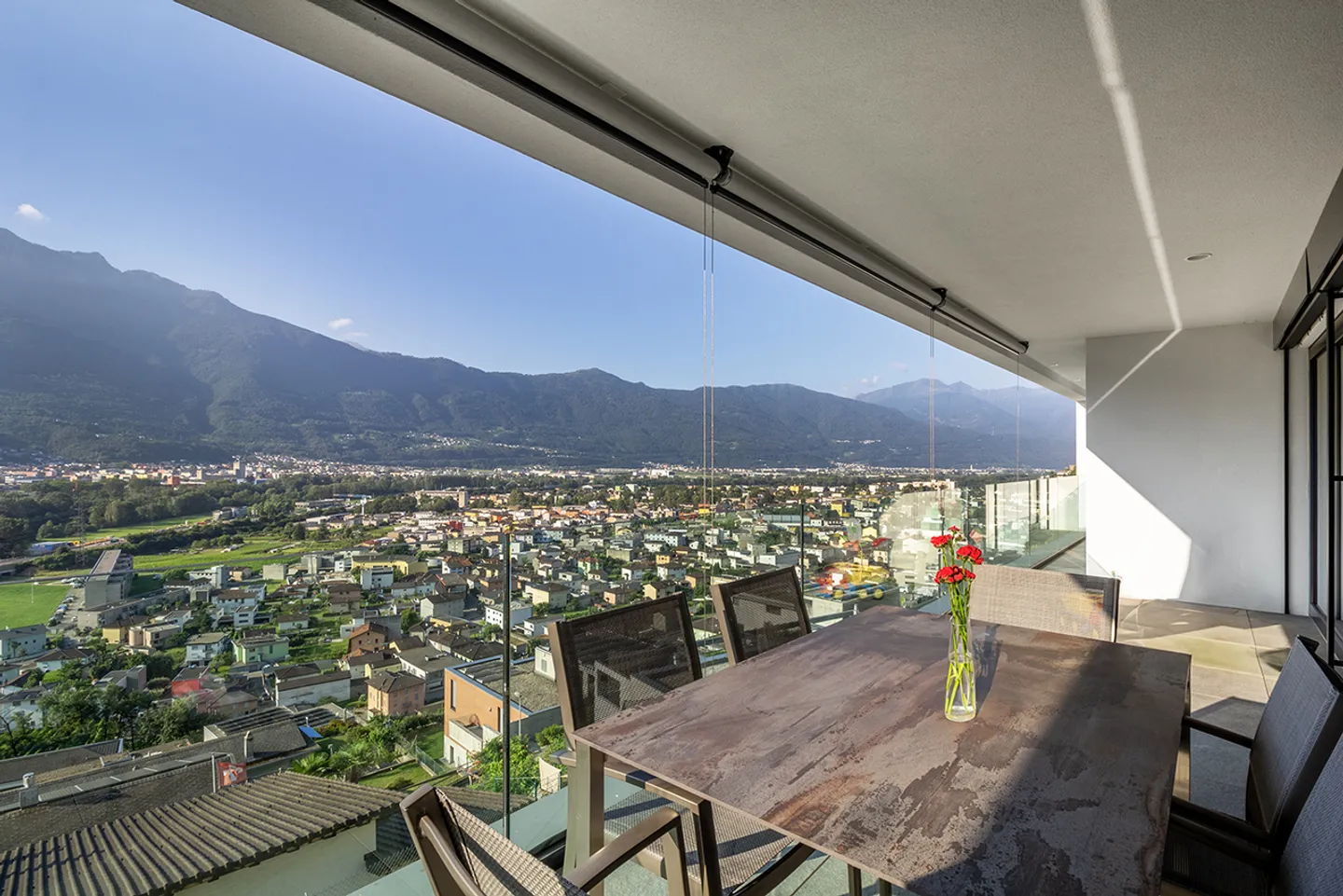 Attico elegante e stiloso con vista mozzafiato - Foto 1 di 9