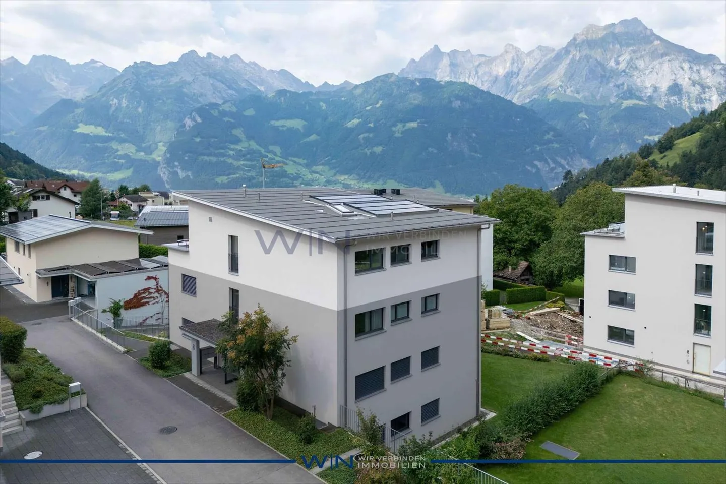 Enjoy the mountain world high above the rooftops - Photo 6 of 13