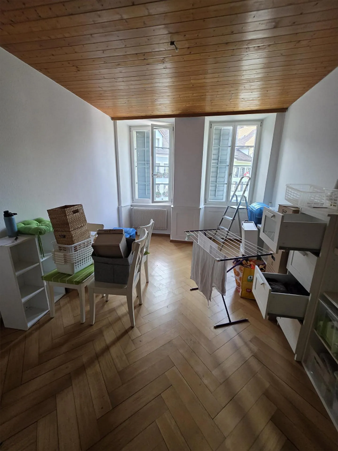 Spacious 2.5 Room Apartment Available Immediately - Photo 11 of 13