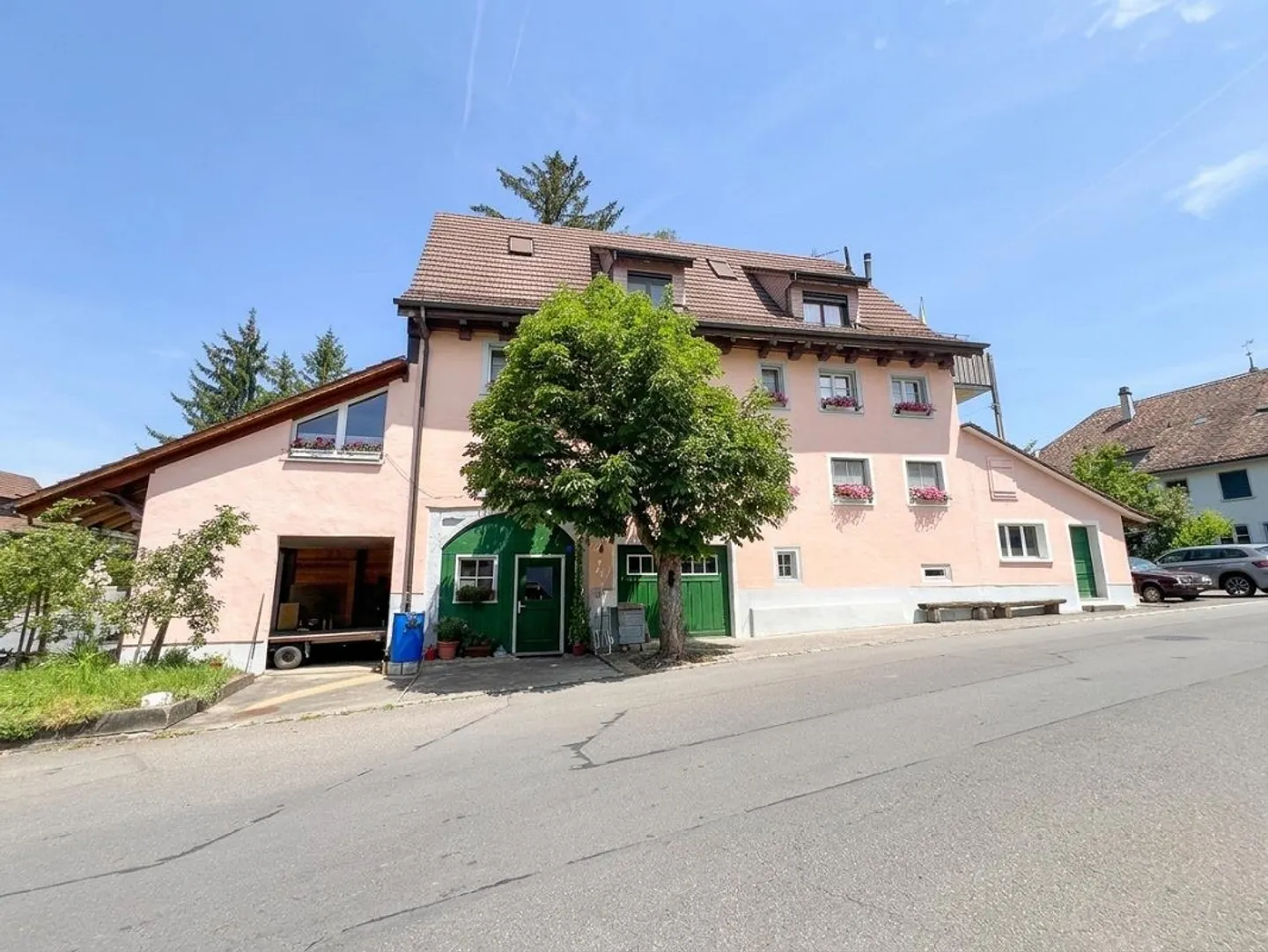 Spacious 4.5-room maisonette apartment in Oberhallau - Photo 2 of 13