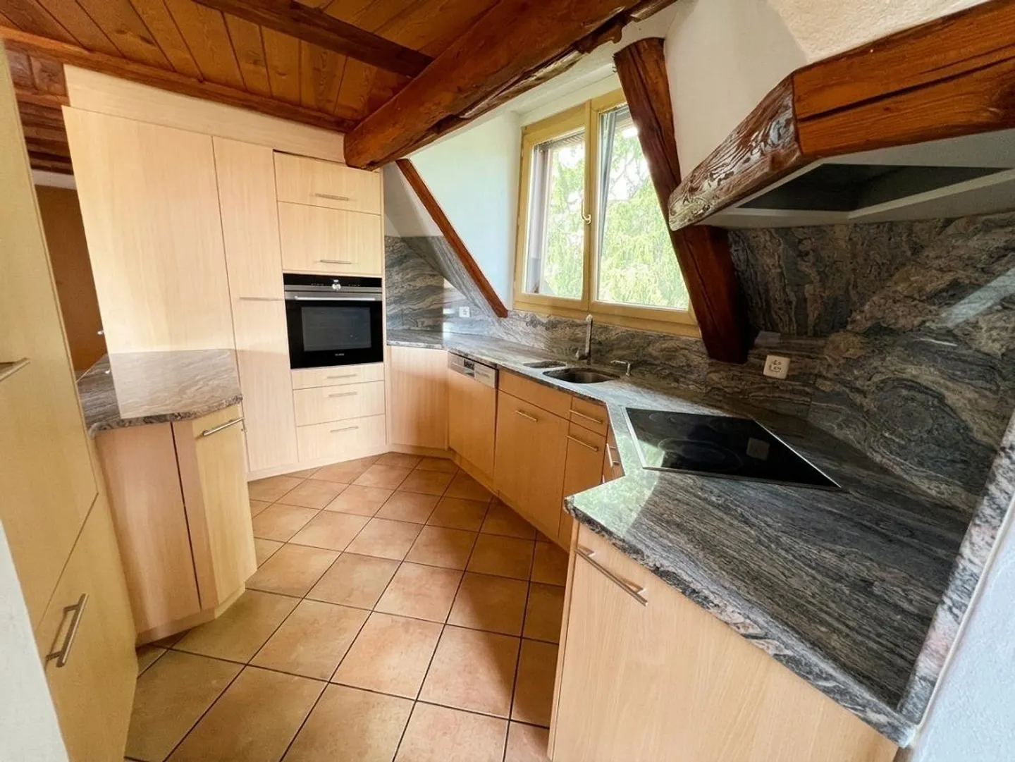 Spacious 4.5-room maisonette apartment in Oberhallau - Photo 7 of 13