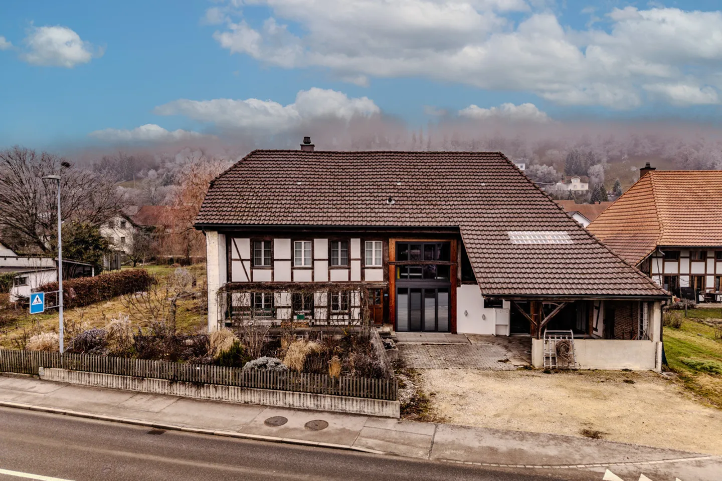 Proprietà modernizzata con stile per due parti - Foto 1 di 9