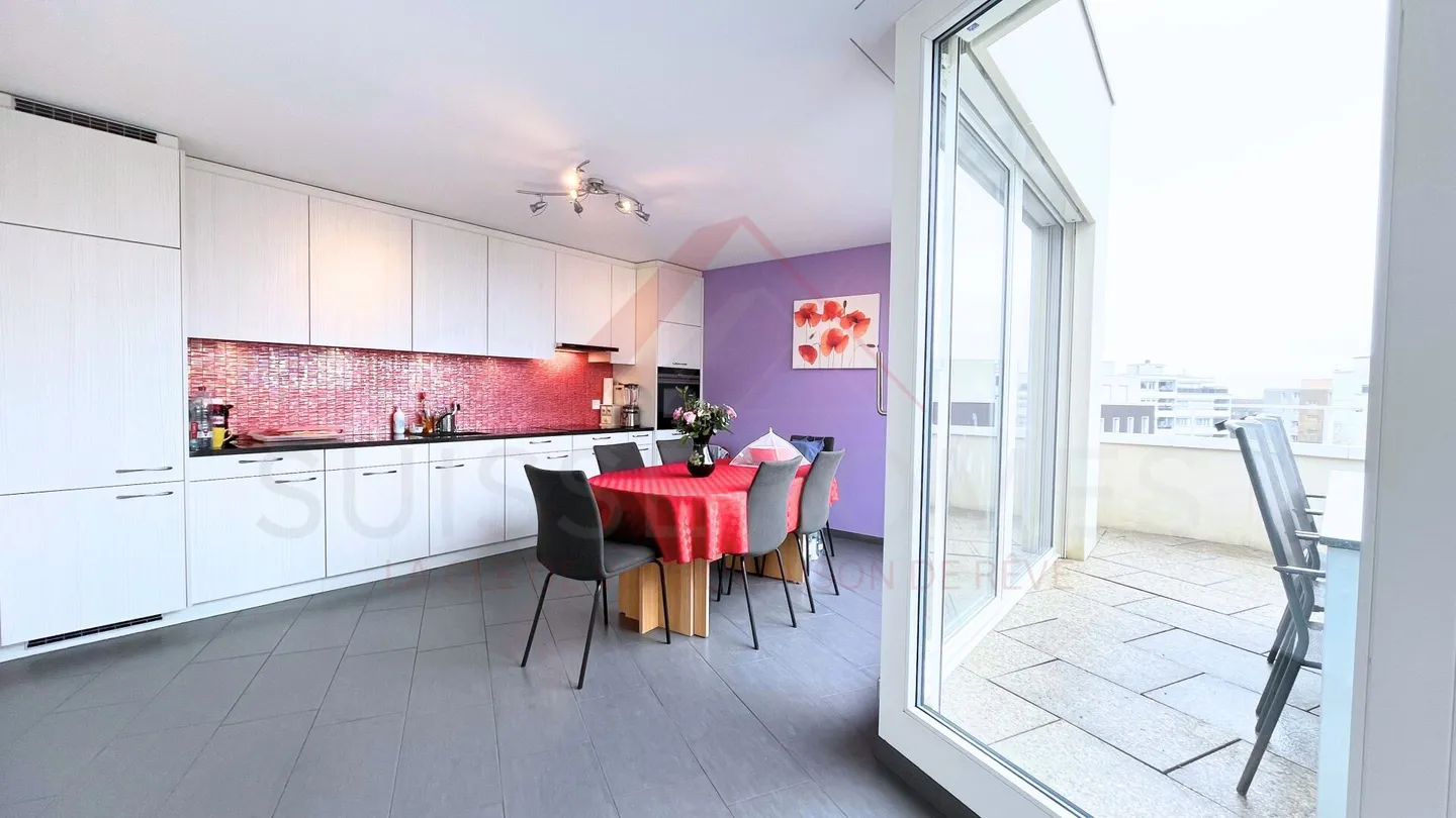 Penthouse d'exception 4,5 pièces avec grande terrasse - Vue dégagée, calme absolu et emplacement idéal - Photo 9 sur 17