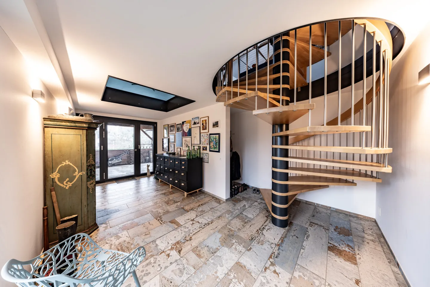 Proprietà modernizzata con stile per due parti - Foto 6 di 9