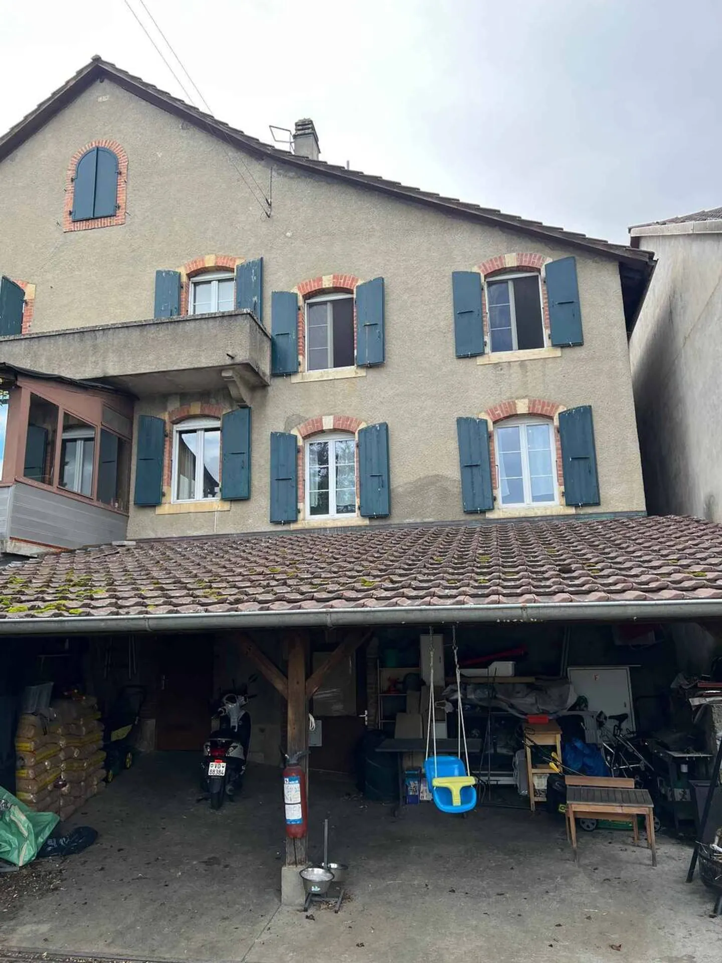 Charmante maison mitoyenne de 4½ pièces avec jardin et place de parc - Photo 2 sur 12