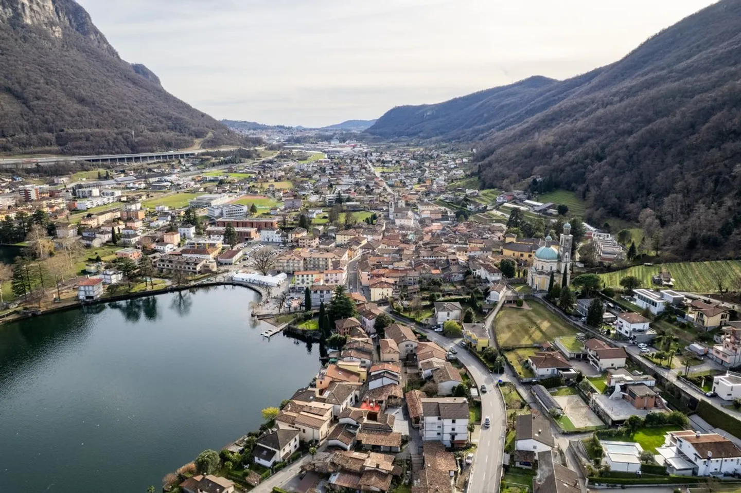 Terrain avec villa existante et réserve foncière (R2) à Riva San Vitale - Photo 3 sur 13