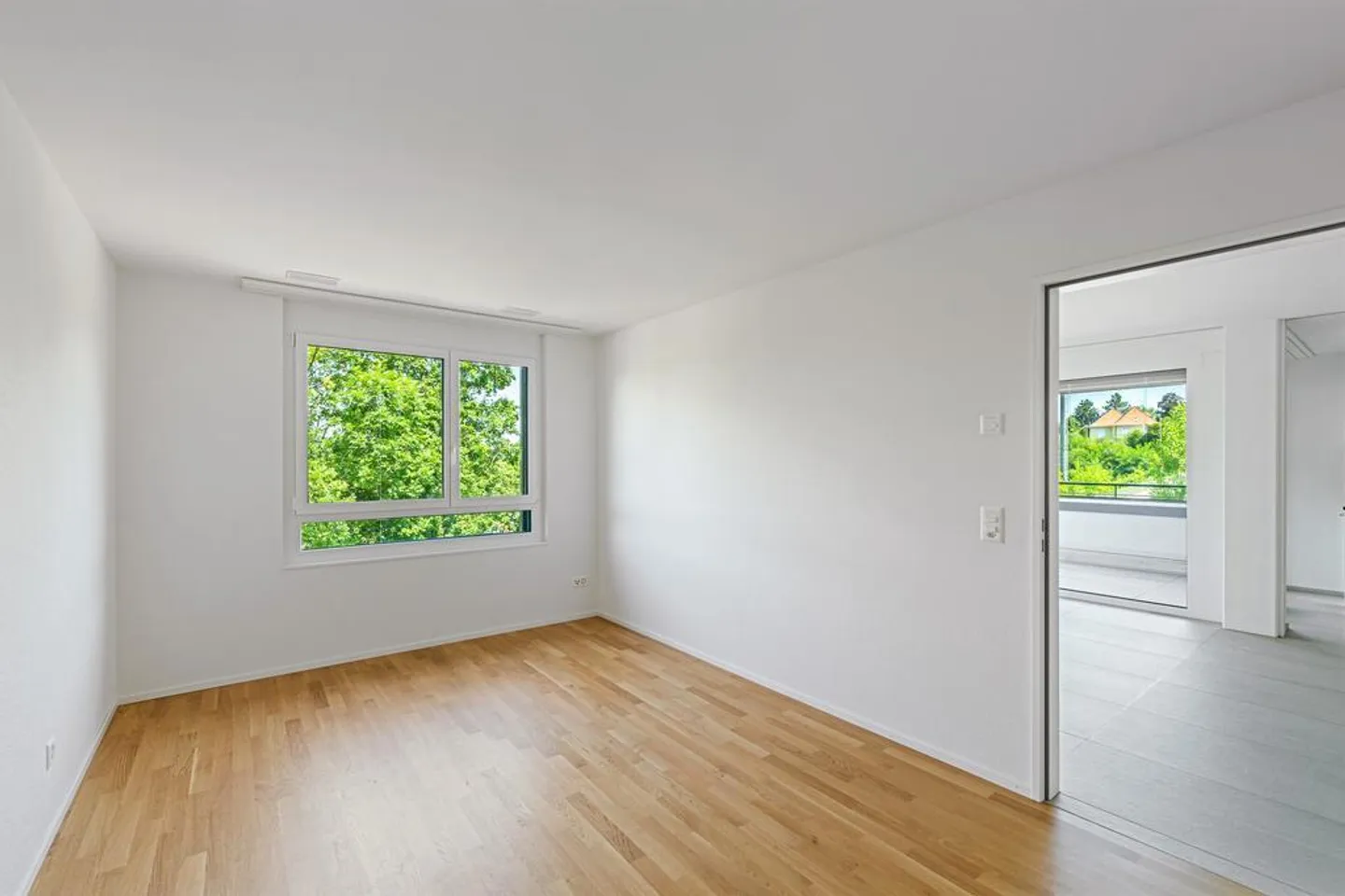 Appartement 3.5 pièces inondé de lumière - Photo 9 sur 12