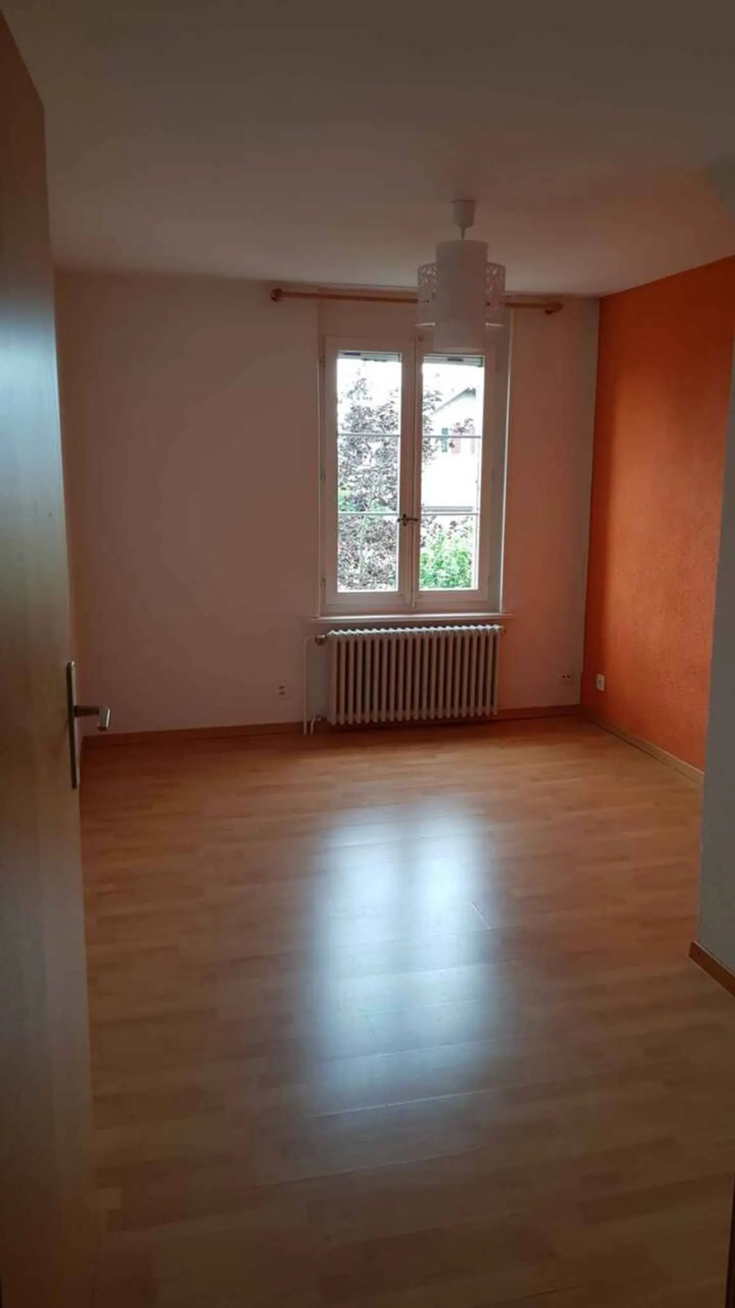 Charmante maison mitoyenne de 4½ pièces avec jardin et place de parc - Photo 7 sur 12