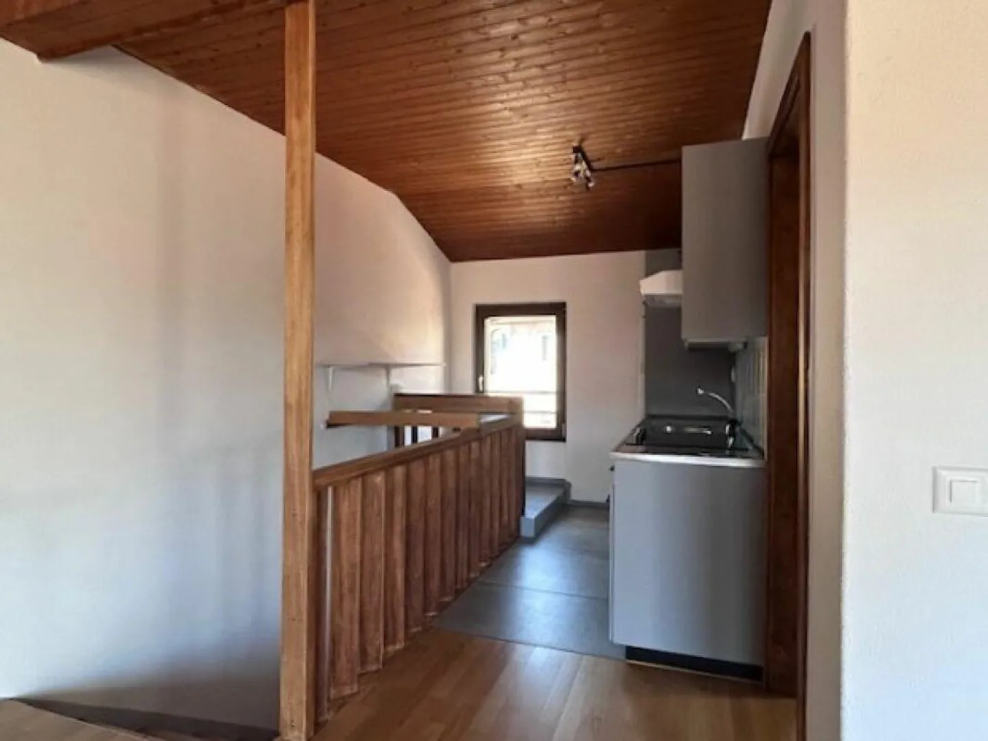 4.5 ROOM DUPLEX APARTMENT WITH GARDEN - Photo 7 of 19