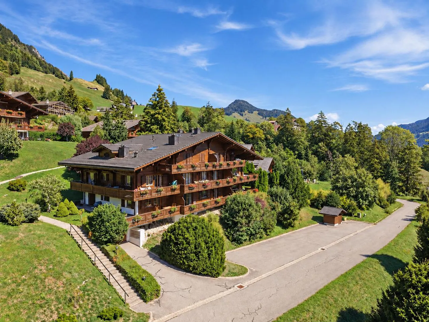 Alpine Dream Home with Panoramic View in Château-d'OEx - Photo 1 of 23