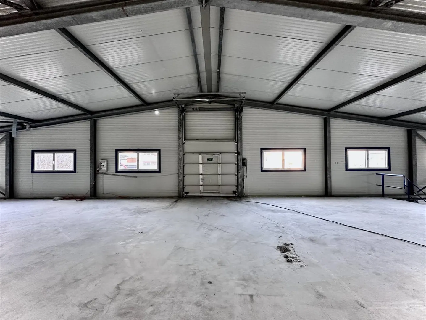 Industrial Hall for Rent in Sierre - Falcons Industrial Zone - Photo 4 of 5