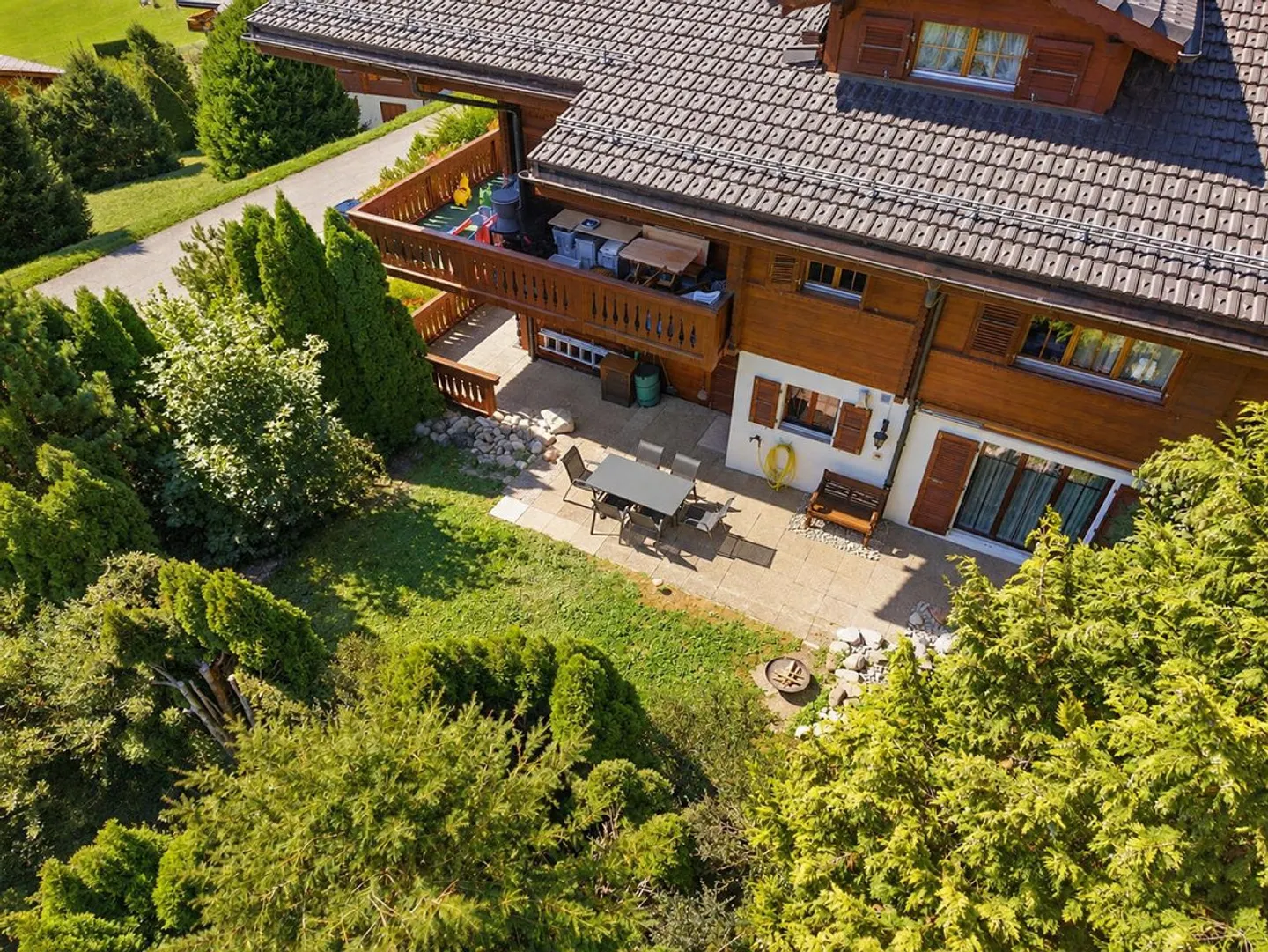 Alpine Dream Home with Panoramic View in Château-d'OEx - Photo 3 of 23