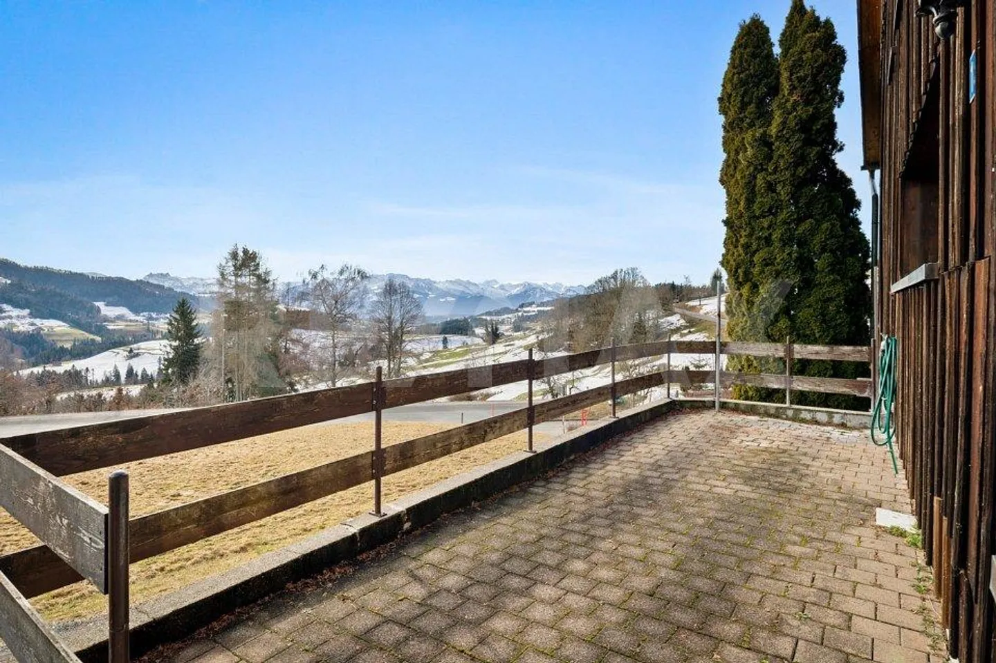 Charmante Maison Familiale avec Vue sur Montagne - Photo 4 sur 13