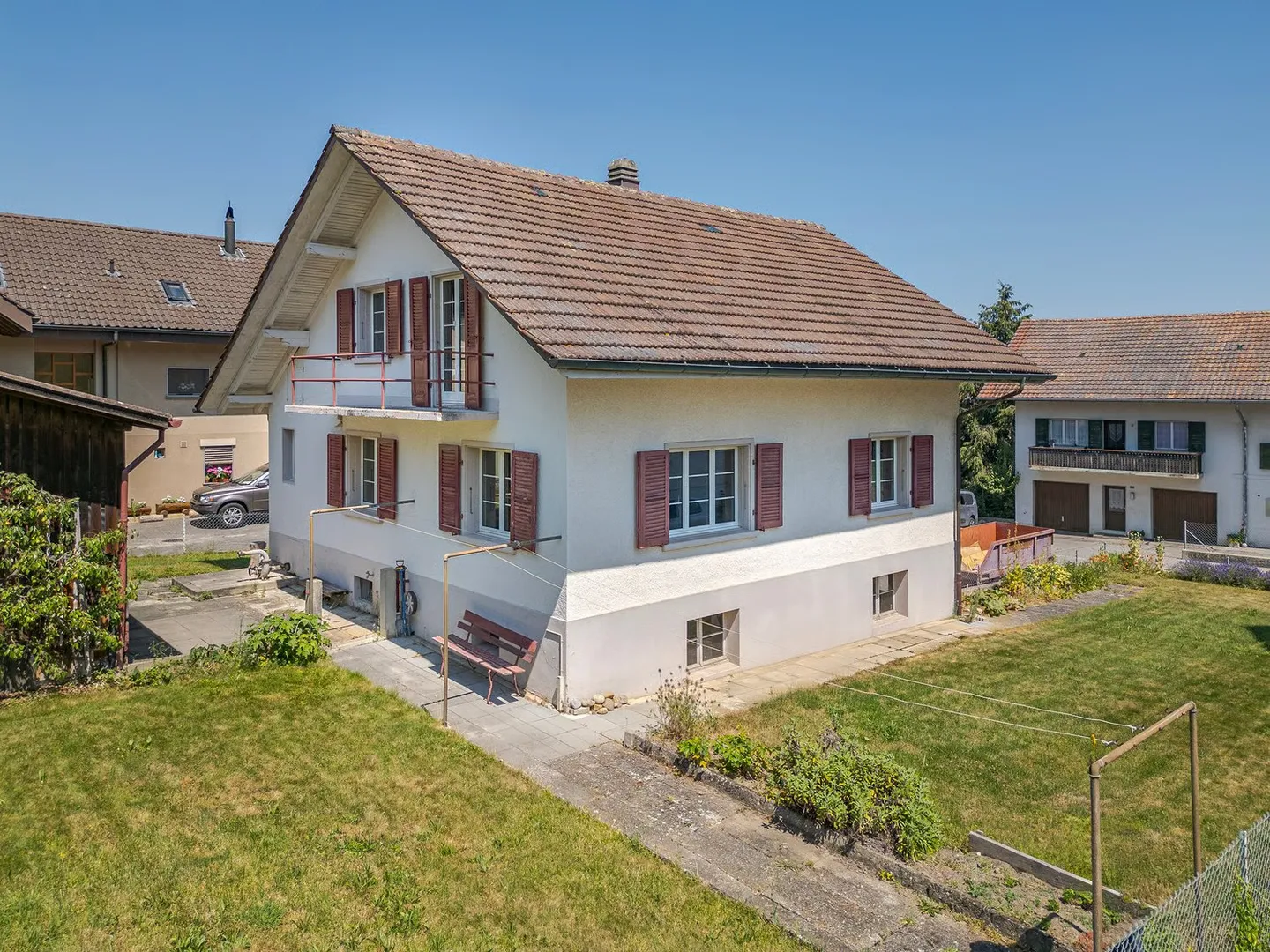 Viel Platz, viel Charme, viel Potenzial – Einfamilienhaus in Gurmels - Photo 1 of 17