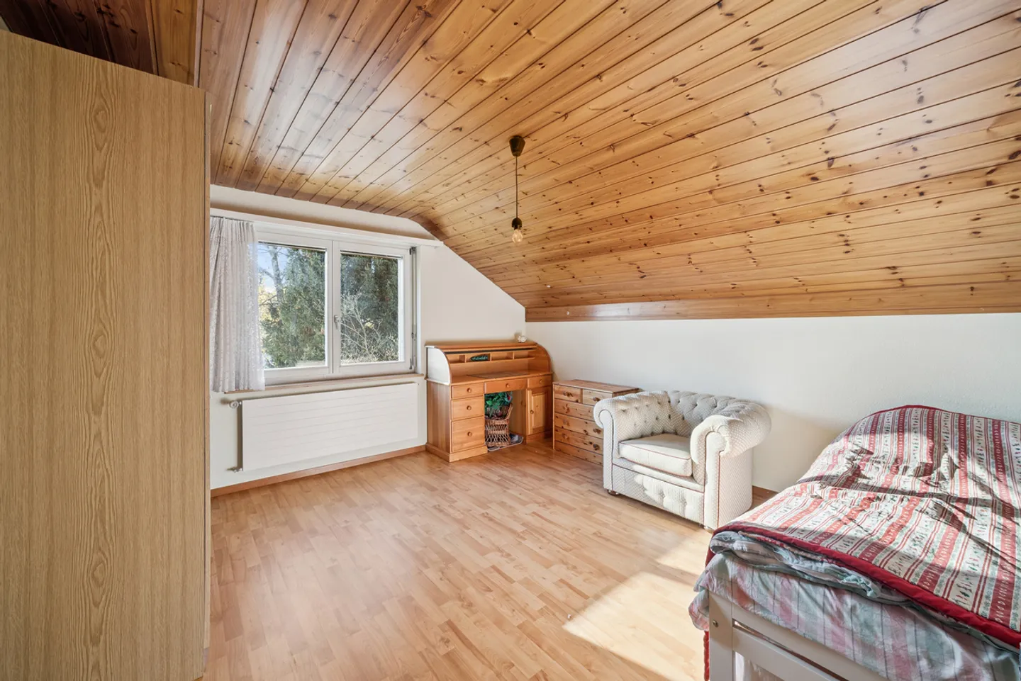 Großes 6,5-Zimmer-Haus auf großem Grundstück in Meyriez - Foto 9 von 13