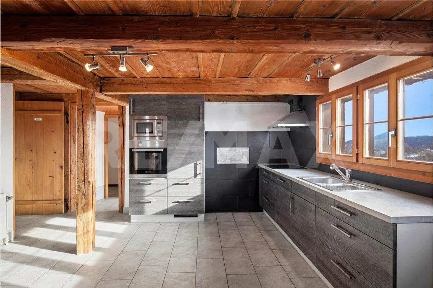 Charmante Maison Familiale avec Vue sur Montagne - Photo 6 sur 13