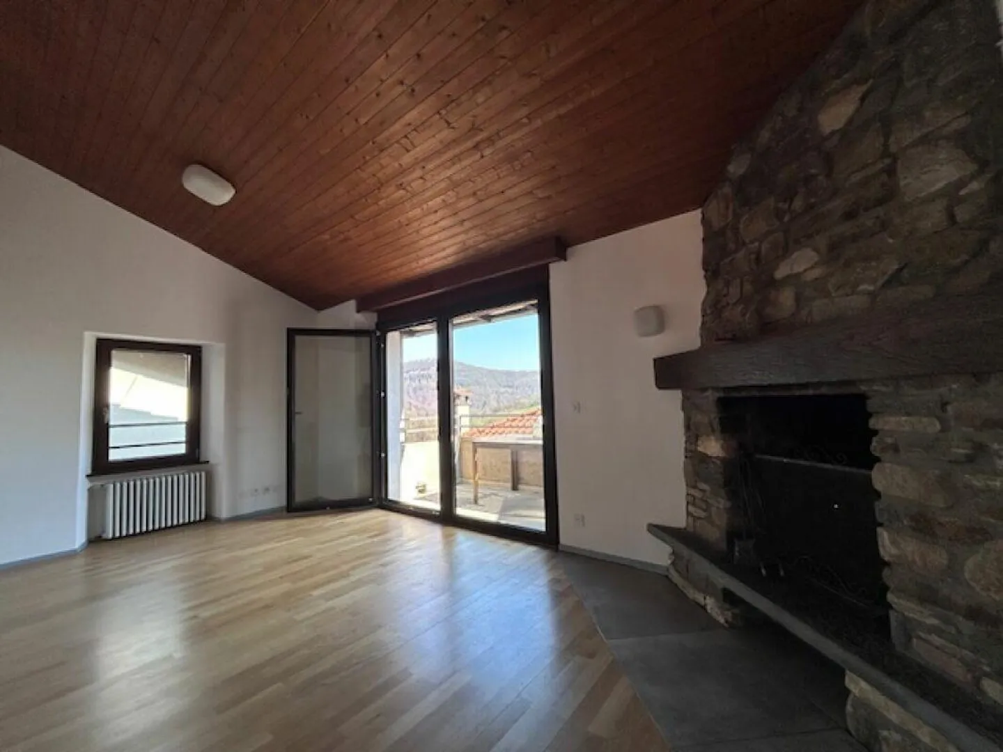 4.5 ROOM DUPLEX APARTMENT WITH GARDEN - Photo 9 of 19