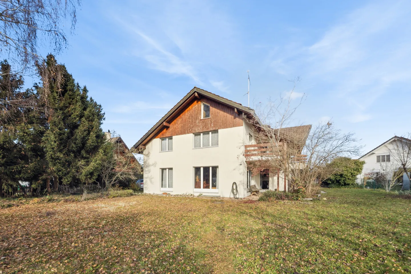 Großes 6,5-Zimmer-Haus auf großem Grundstück in Meyriez - Foto 12 von 13