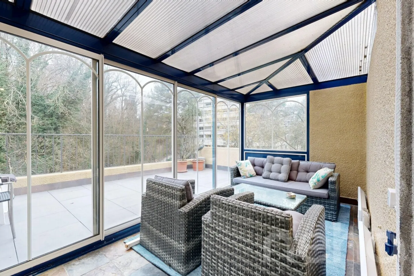 House with great potential in the center of Morges and independent apartments - Photo 4 of 12