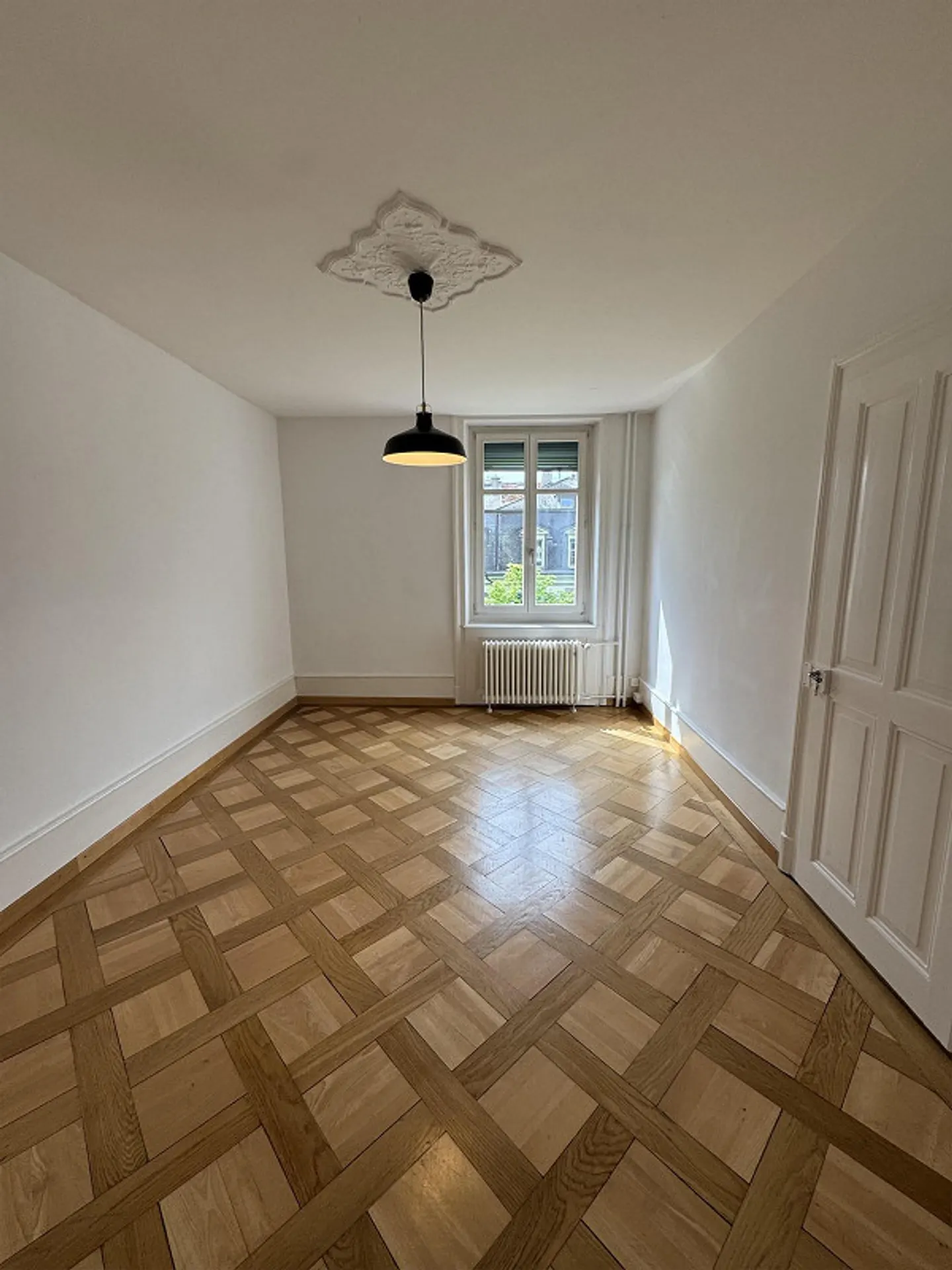 Charming 4.5-room old building apartment in a central location in Bern - Photo 6 of 11