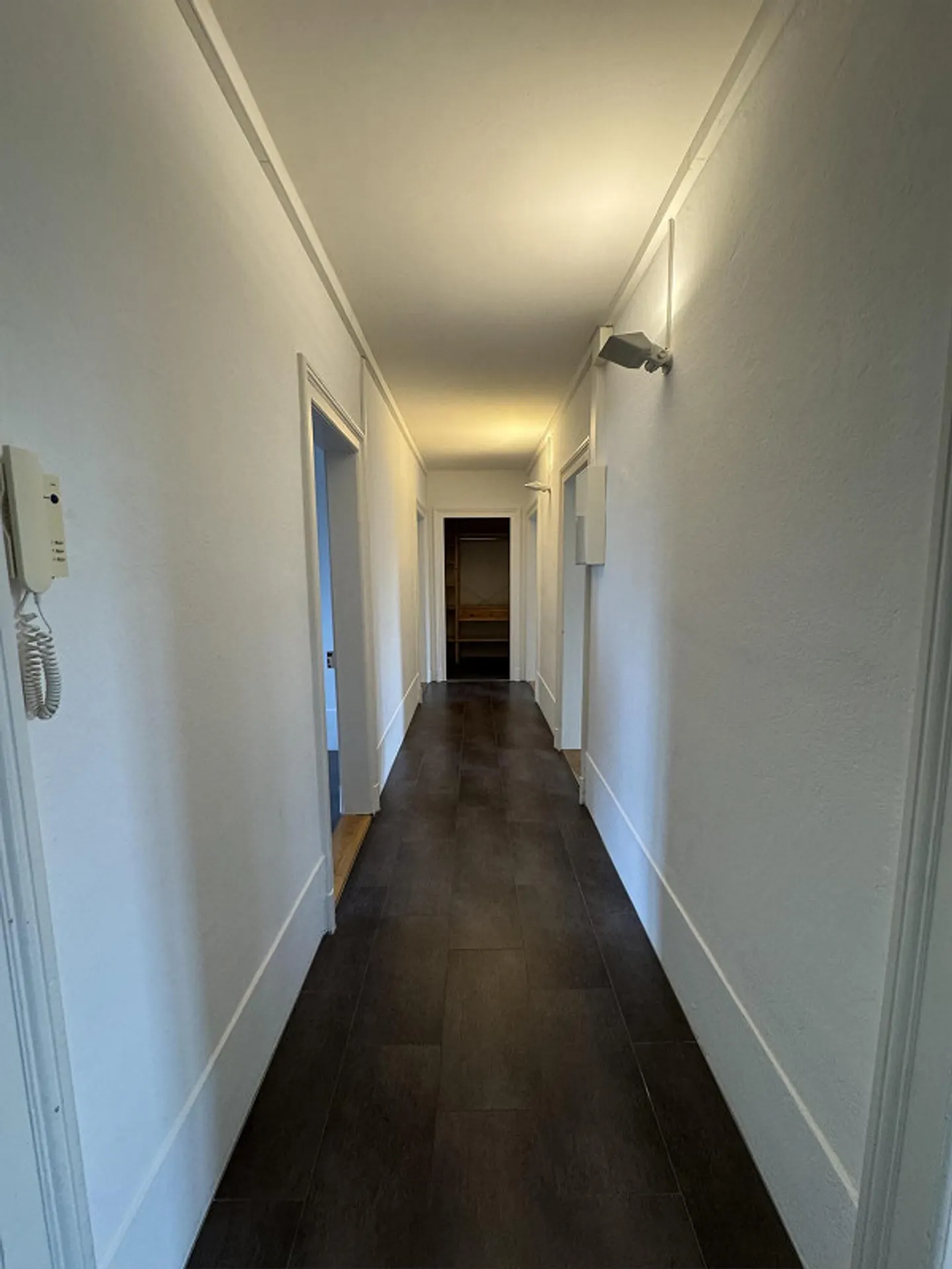Charming 4.5-room old building apartment in a central location in Bern - Photo 9 of 11